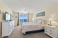 Beachfront Vacation Rental, Well maintained & great natural lighting,Ocean views