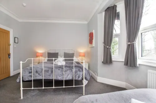 St Marys Guest House - Bed and Breakfasts