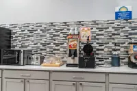 Days Inn by Wyndham Simpsonville - breakfast