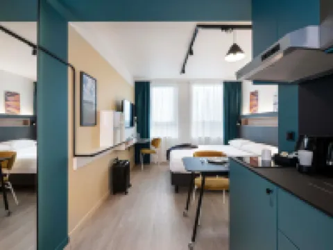 อาดาจิโอ แอ็กเซส จองต์ เซนทรัม ดัมพอร์ต โรงแรมใน