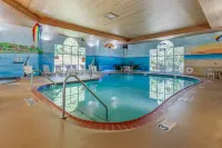 Comfort Suites - Pools