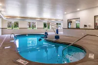 Comfort Suites Wooster Near University Campus Các khách sạn ở Chester Township