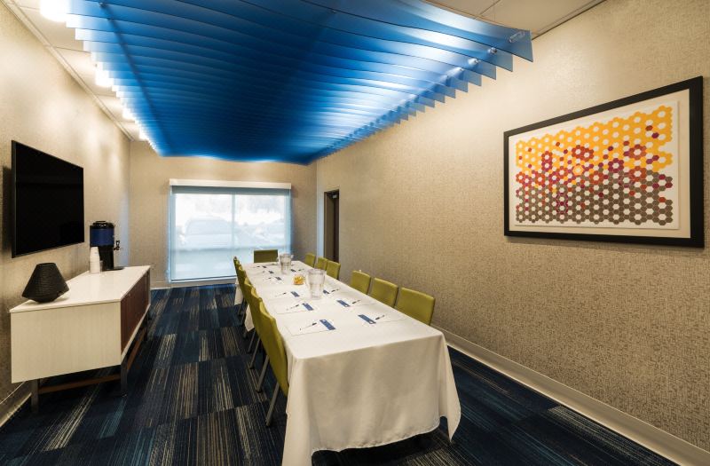 Holiday Inn Express & Suites Lake Havasu - London Bridge by IHG photo 5