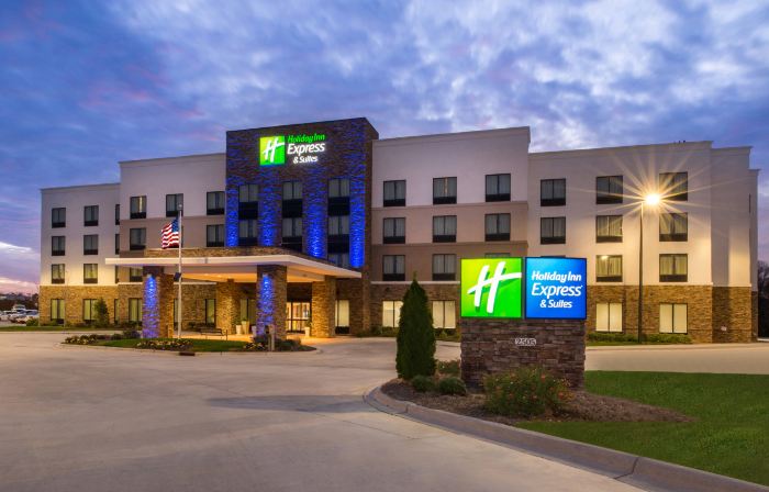 Holiday Inn Express & Suites MONROE by IHG