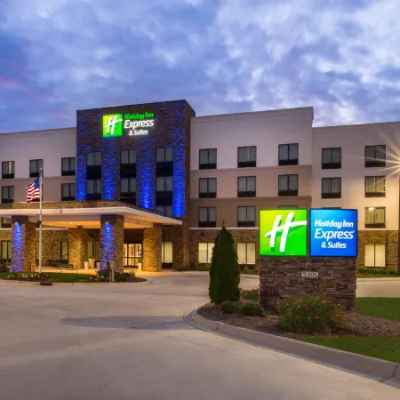 Holiday Inn Express & Suites MONROE by IHG
