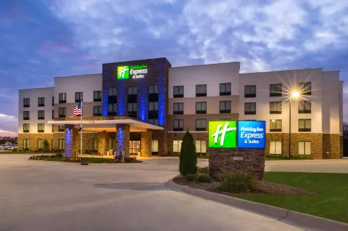 Holiday Inn Express & Suites MONROE by IHG