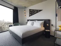 The Social Hub Porto Hotels near Rivoli Theatre