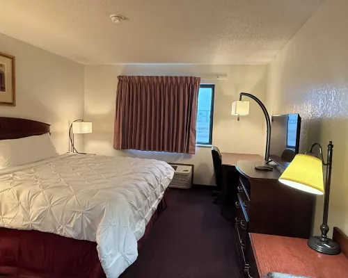 Clarion Hometown Inn Hotels in Wright County