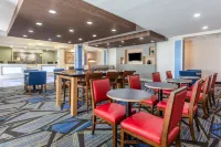 Holiday Inn Express & Suites ALBERT LEA - I-35 by IHG - breakfast