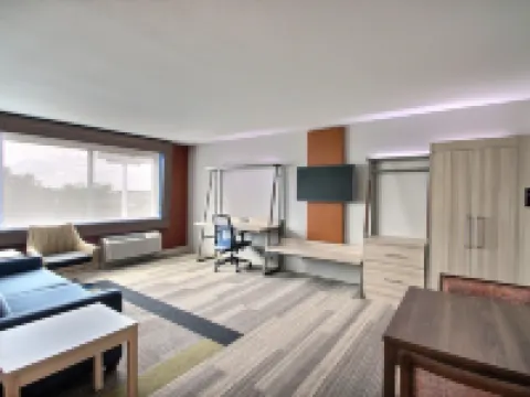 Holiday Inn Express & Suites FOND DU LAC by IHG Hotels in Fond du Lac County