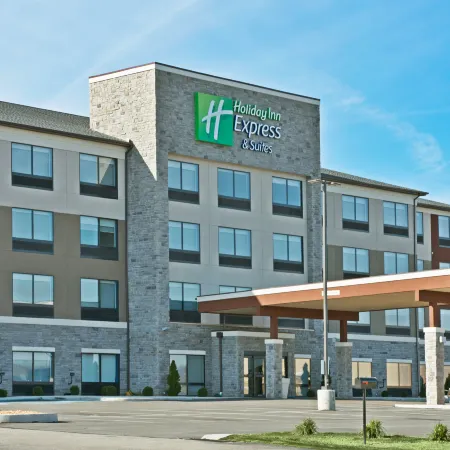 Holiday Inn Express & Suites UNIONTOWN by IHG