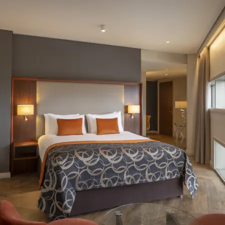 Clayton Hotel Birmingham Отели рядом с достопримечательностью «Железнодорожный вокзал Уиттона»