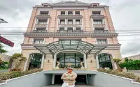Grand Senyum Hotel Hotels in Jetis