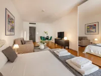 Milan Royal Suites & Luxury Apartments モンテ ナポレオーネ通り周辺のホテル
