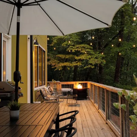 Luxury Cabin- Hot Tub, Mtn Views from Every Window, Mins to Clayton