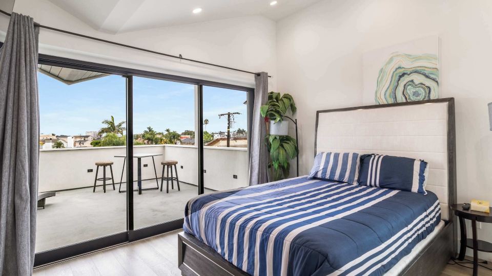 @ Marbella Lane - Luxe 4Br Haven w/ Skyscape Views