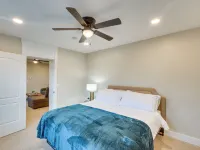 Stylish Logan Retreat w/ Smart TV + Central A/C! Hotel di Logan