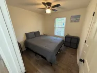 Spacious 5-bedroom house with WiFi, AC in charming Front Royal