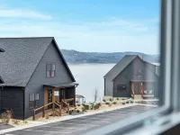 Rocky Shores Retreat - Indoor Pool Open Hotels in Ridgedale
