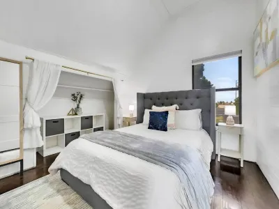 The Grand Ashbrook ManorPool-Sauna-Cold Plunge 쉬퍼더스 베스킷볼 코트 주변 호텔