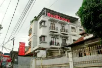 RedDoorz near Telkom Corporate University