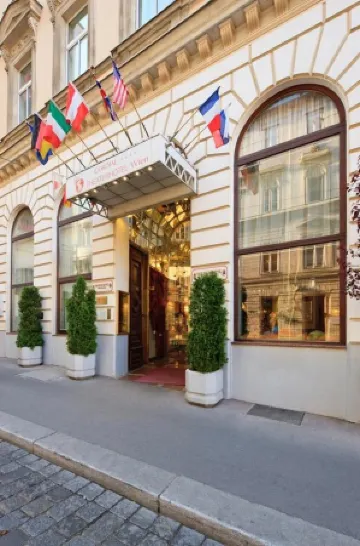 Theaterhotel & Suites Wien Отели рядом с достопримечательностью «Театр в Йозефштадте»