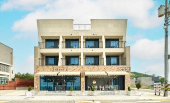 Jebu Island Sea Road Pension