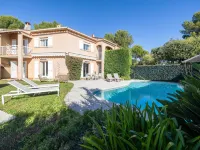 Quiet House with Pool - piscina