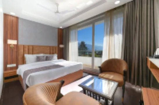 Hotel Skyline Manali Walking to Mall Road Centrally Heated