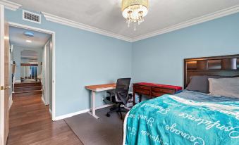 Spacious 4BR Family Retreat w Private Pool