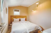 Stadthytte Ferienhaus Hotels in Sanitz