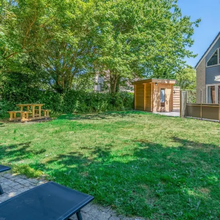 Villa With Finnish Sauna and Outdoor Shower