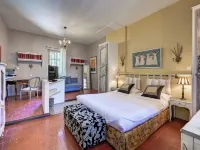 Mas des Comtes de Provence Hotels in Tarascon
