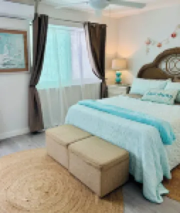 Beautifully furnished Treasure Cay 2bd 2bth condo with 36’ boat slip! Hotel a 