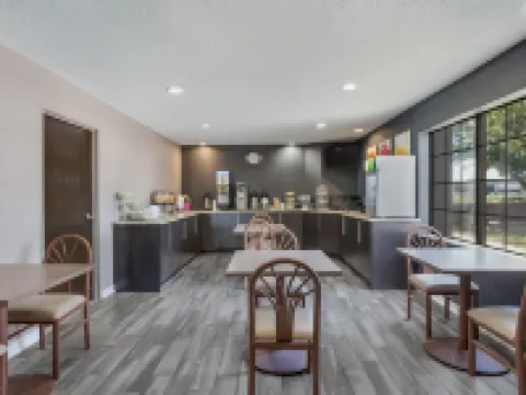 Quality Inn Lees Summit - Kansas City Hotels in Lee's Summit