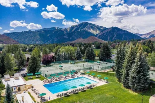 Atelier Allure - 2BD Mountain View + Free Resort Amenities