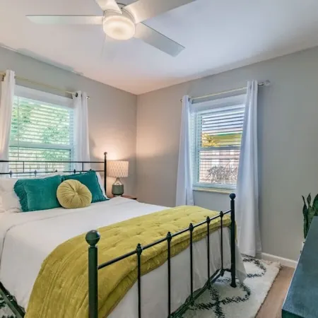Perfect One-Bedroom- 10 Mins from Clearwater Beach