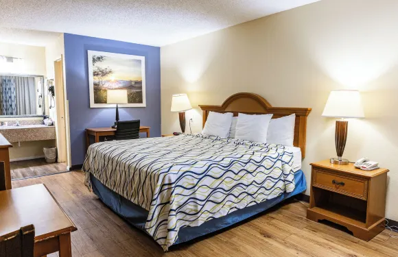 伯尼酒店及套房