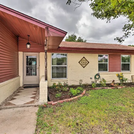 6 Mi to Fort Hood: Killeen Home w/ Yard & Patio