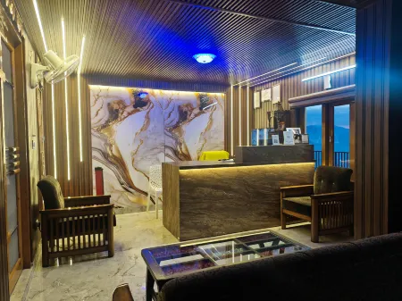 Hotel Himdhara, Near Mall Road Dalhousie