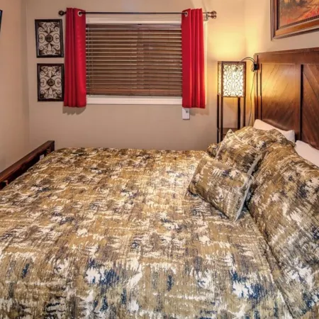 Sugar Ski in/out 1BR 1BA views/pool/sauna/hot tub