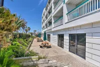 Steps to Sand + 2 Pools! Galveston Coastal Getaway - Condos