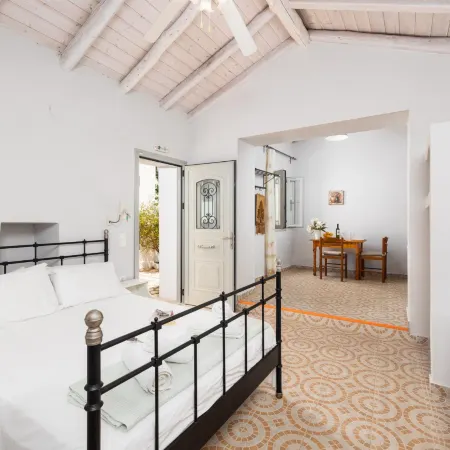 Aimilia Cottage