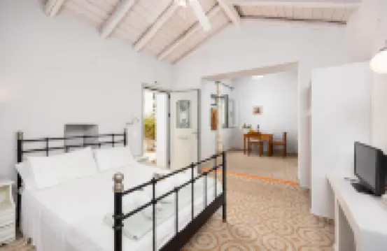 Aimilia Cottage