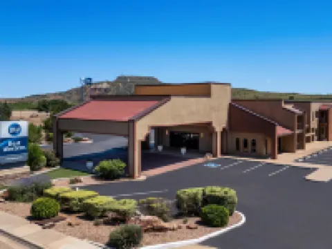 เบสท์เวสเทิร์น ดิสคัฟเวอรีอินน์ โรงแรมในตูกุมการิ