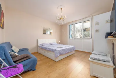 Apartment Oasis with Sea View Hotels in 