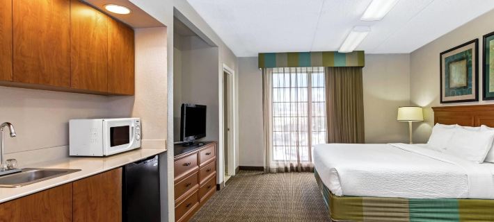 Ramada by Wyndham Westminster Denver Отели в г. Вестминстер