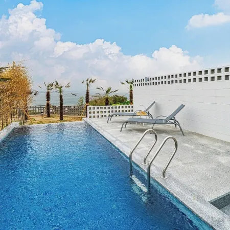 Pohang Uni’s Ocean Pool Villa