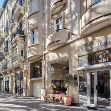The Originals City, Hôtel Mondial, Perpignan Отели рядом с достопримечательностью «Romanesque Sculpture Center»