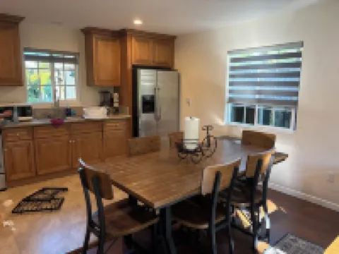 Guest House with its own entrance. Has WiFi and Close to Disneyland